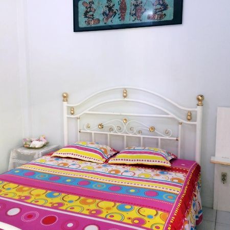 Griya 24 Homestay Medan Exterior photo