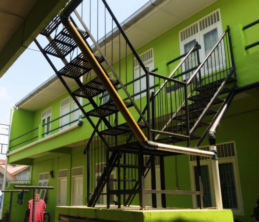 Griya 24 Homestay Medan Exterior photo