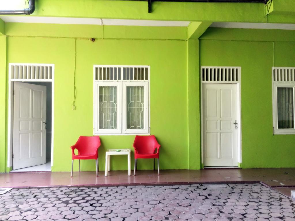 Griya 24 Homestay Medan Exterior photo